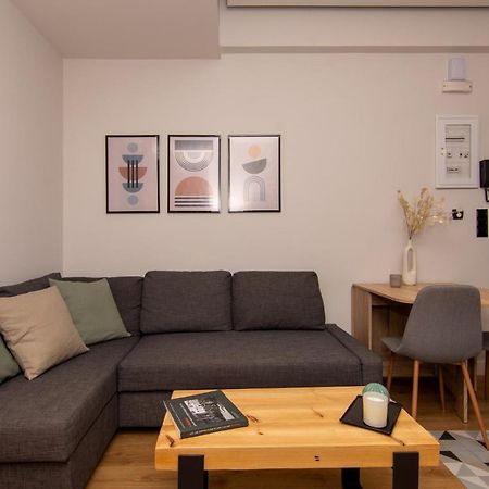 Studio 48, Cozy Apartment In Kalamata City Center エクステリア 写真